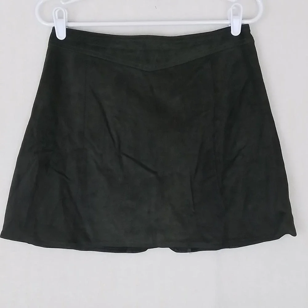 H&M Full Front Zip Leather Suede Mini Skirt Size Medium in Green‎ *flawed*